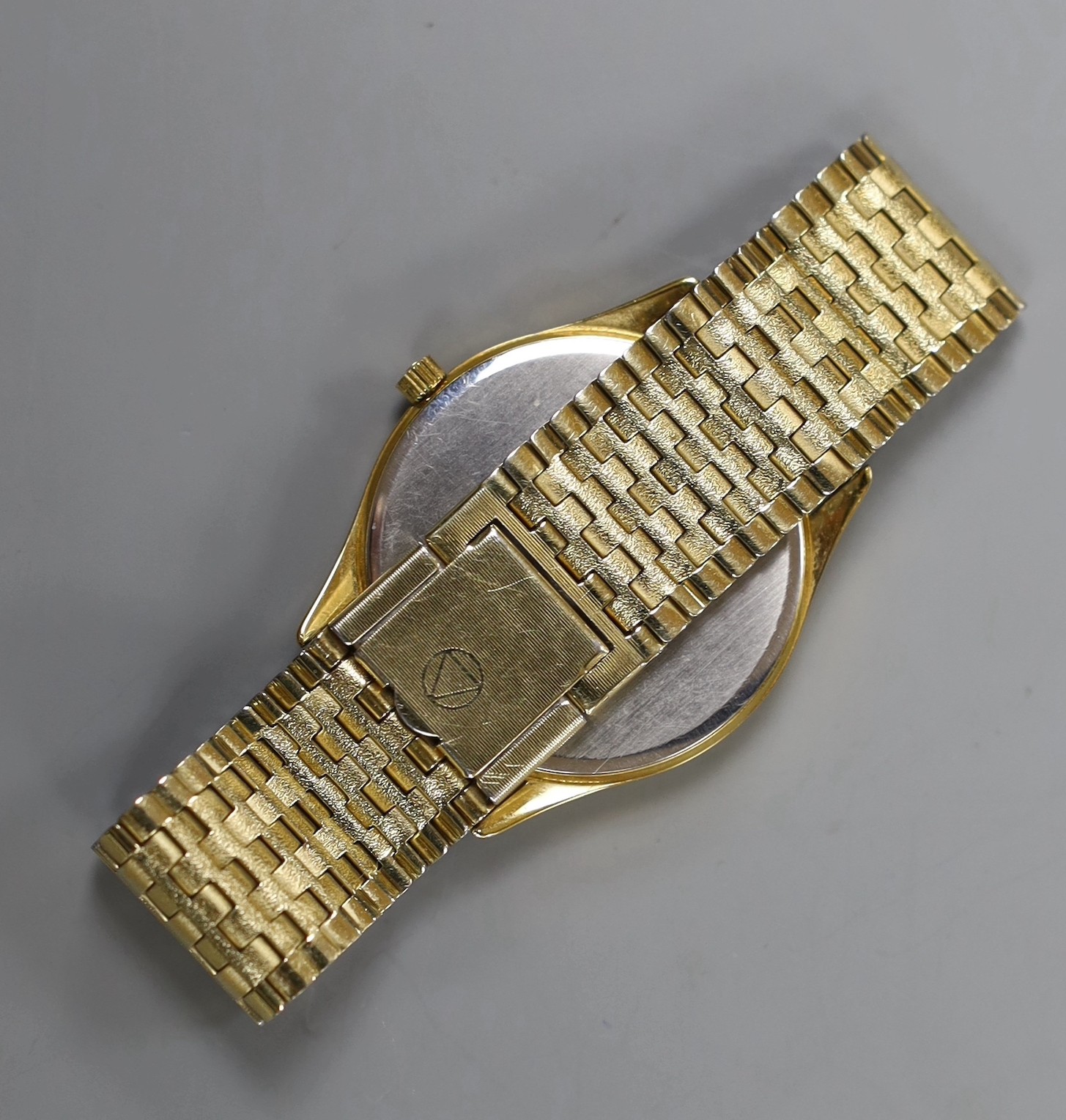 A gentleman's steel and gold plated Omega Seamaster quartz wrist watch, with spare links and Omega box.